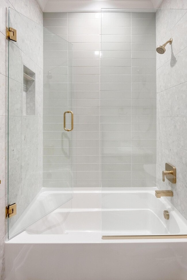 Building Photo - 265 Trunk St NE