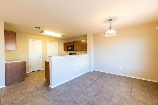 Building Photo - 6609 Plains Crest Dr