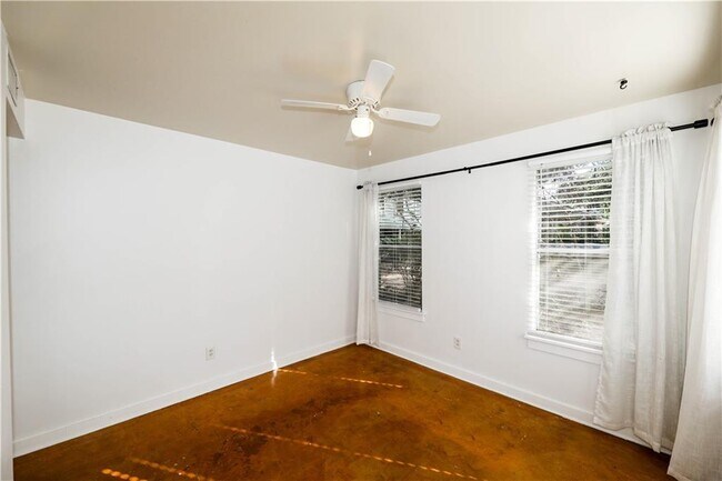 Building Photo - 1305 Lorrain St