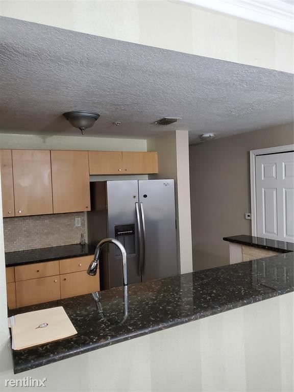 Building Photo - 3 br, 2 bath House - 2941 Riverside Dr Apt...