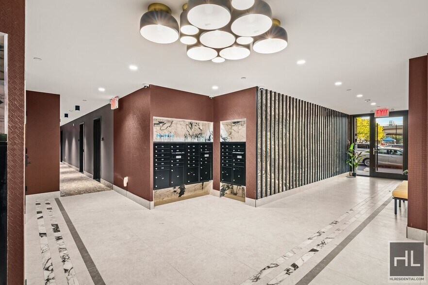 Building Photo - BRUCKNER BOULEVARD