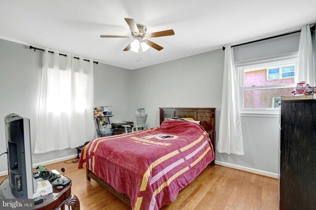 Building Photo - 6608 Spring Valley Dr