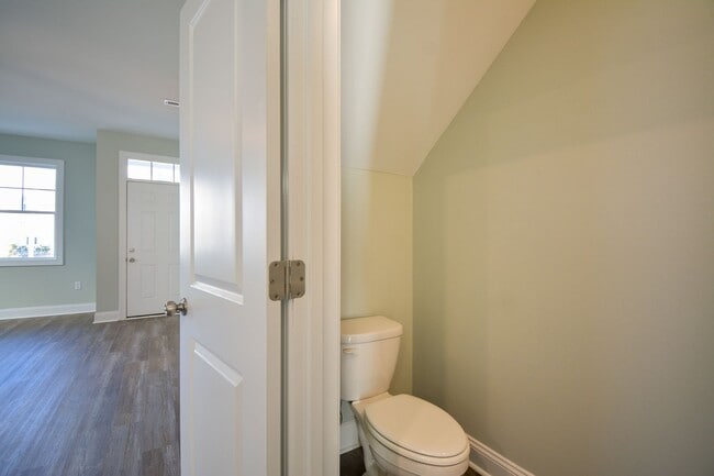 Building Photo - Gorgeous 2 Bedroom Townhome in Beachside Village