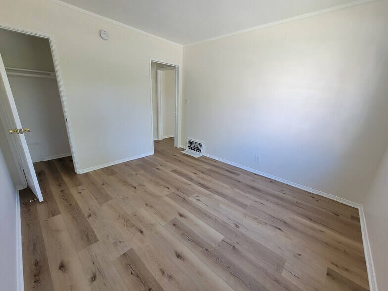 Building Photo - 13626 Leadwell St