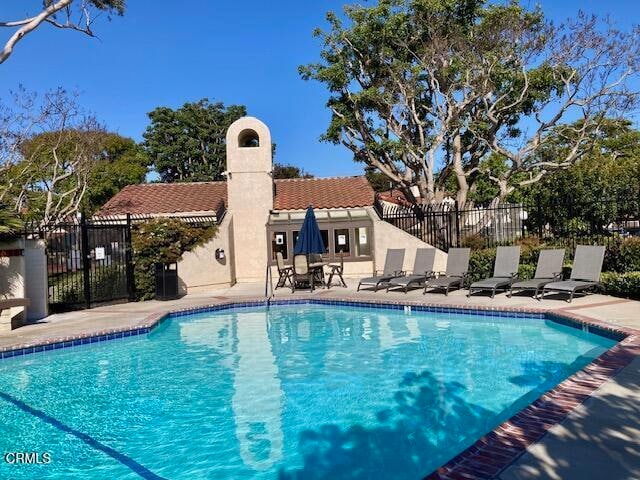 Building Photo - 410 Las Palomas Dr