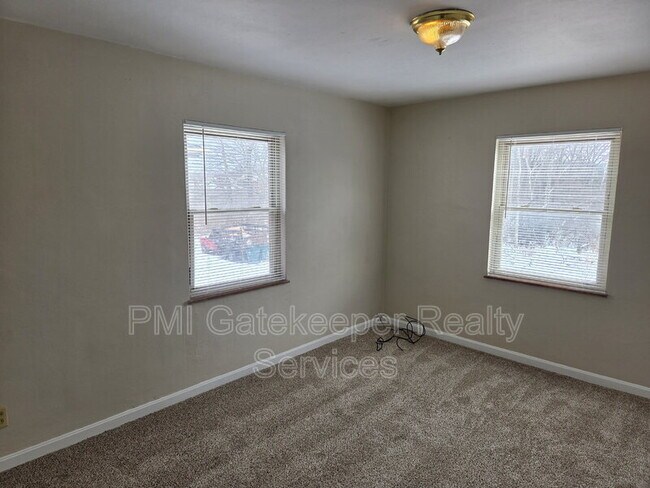 Building Photo - 7772 Stillwell Rd