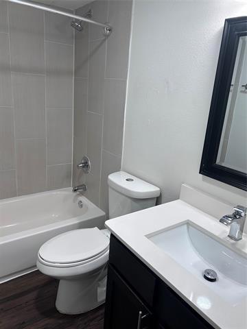 Building Photo - 316 N Carroll Ave