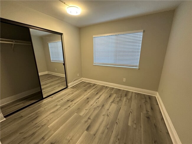 Building Photo - 324 Avenida Esplendor