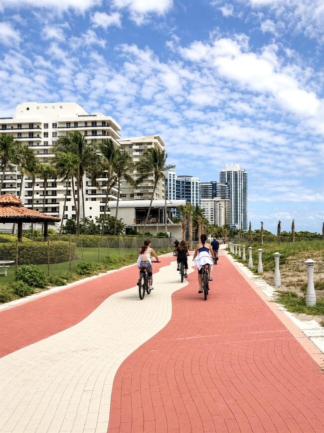 Building Photo - 5701 Collins Ave