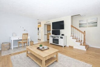 Building Photo - 198 Cohasset St