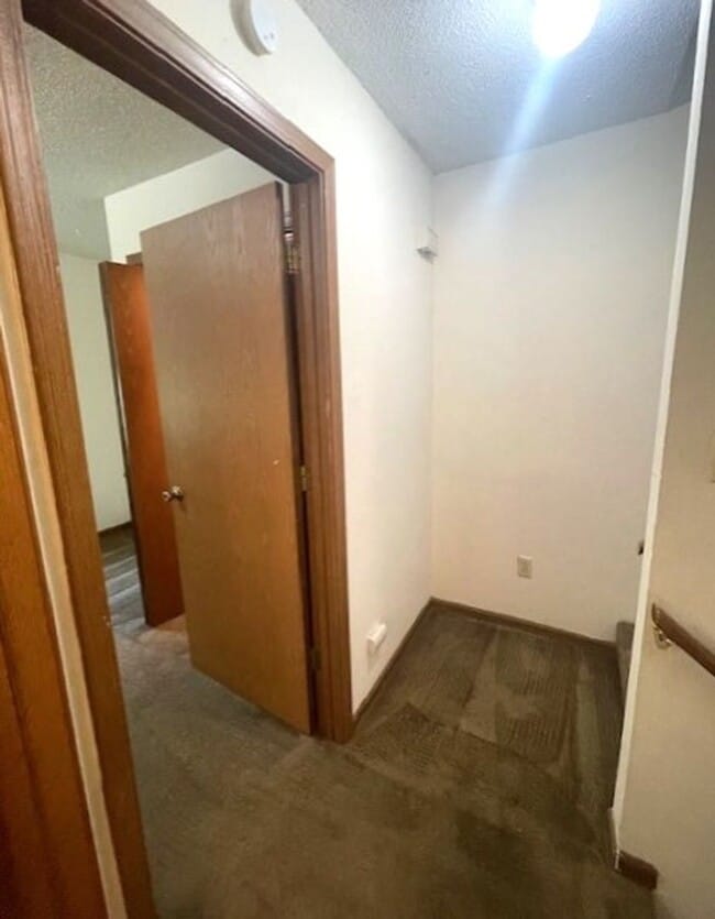 Building Photo - 3 Bedroom Townhome Close to College Avenue