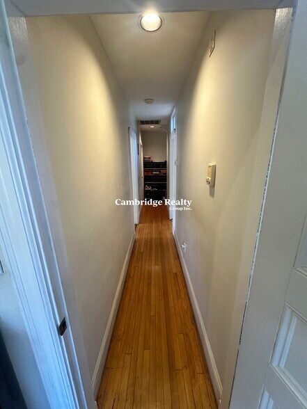 Building Photo - 147 Willow Ave