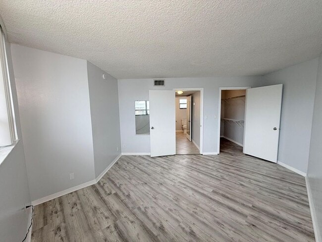 Building Photo - 1720 N Congress Ave