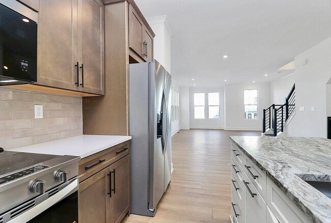 Building Photo - 5027 Duchess Dr