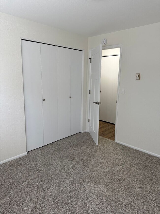 Building Photo - 2425 State St