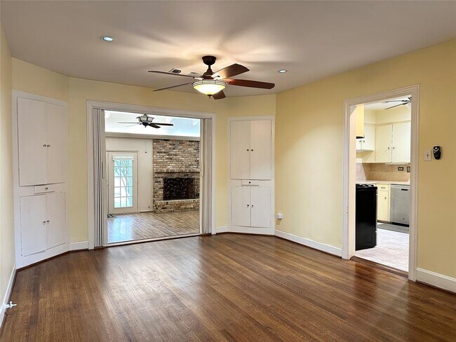 Building Photo - 709 W 34th St