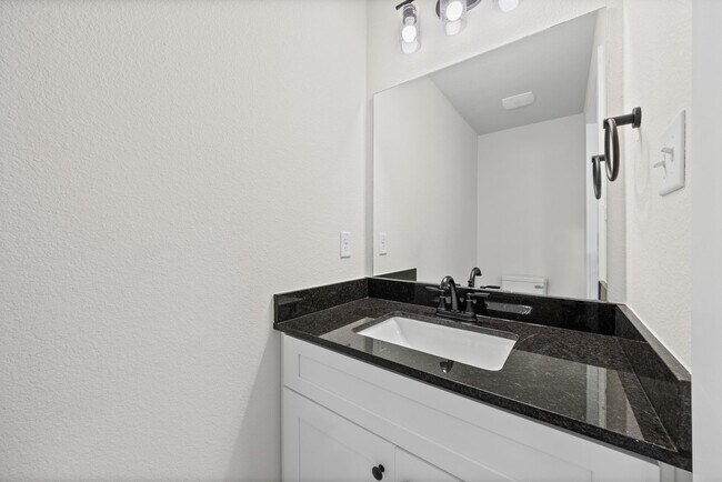 Building Photo - Brand New, Modern, and Ready for You in Temple, TX!