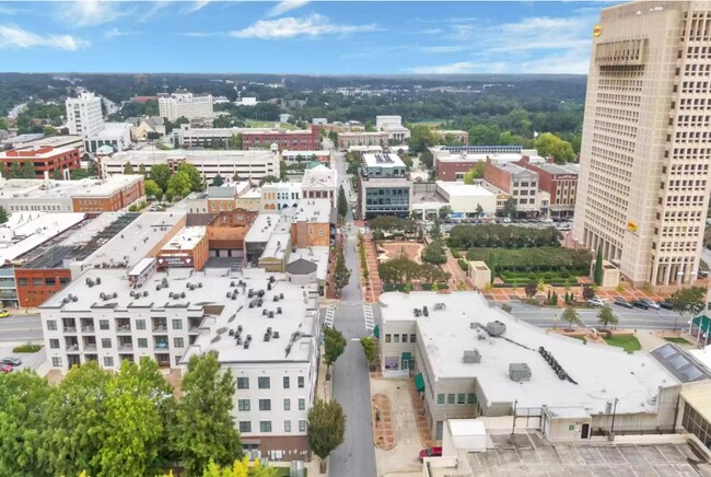 Building Photo - 155 E Broad St