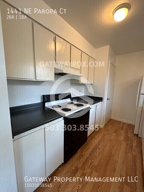 Building Photo - 1441 NE Paropa Ct