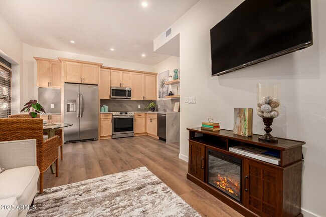 Primary Photo - 12005 N Panorama Dr