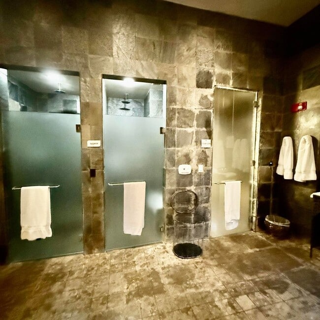 Building Photo - 3800 N Ocean Dr