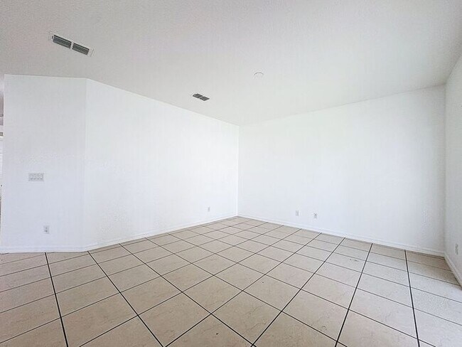 Building Photo - Aldea Reserve-662 Vitoria Rd Davenport FL 33837