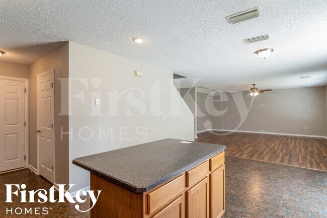 Building Photo - 1043 Sunray Ct