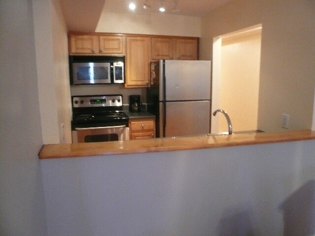 Building Photo - 342 4th St