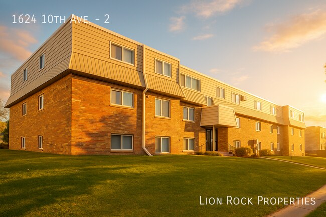 Building Photo - 1624 10th Ave