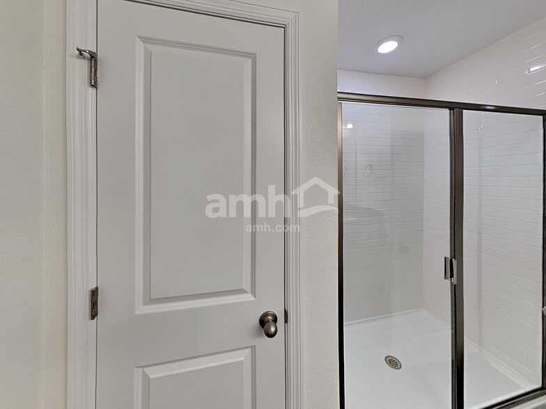 Building Photo - 2720 Ponds Trl