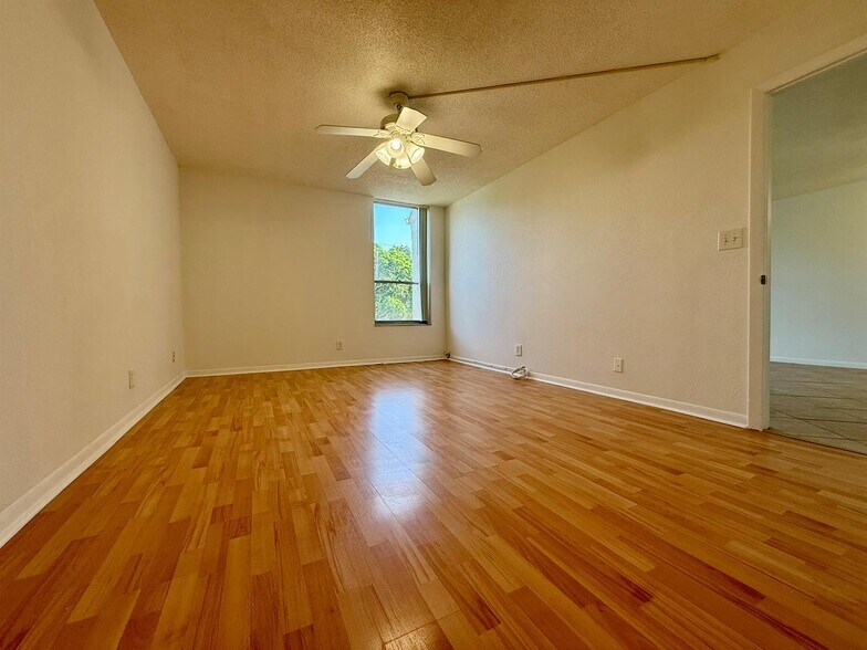 Building Photo - 7173 Orange Dr