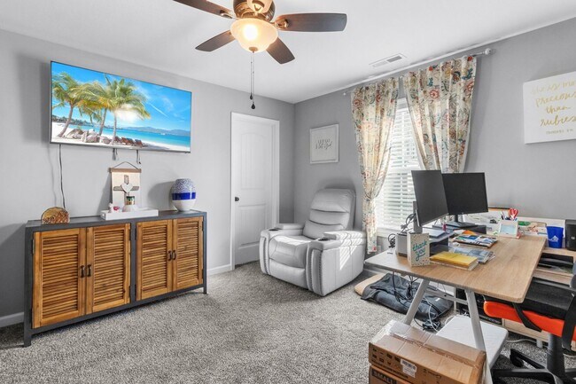 Building Photo - Stunning 4-Bedroom Home for Rent in Hampton Hills!