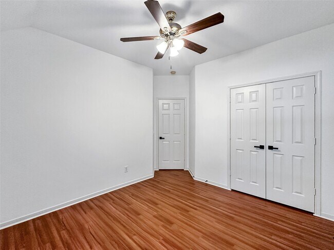 Building Photo - 126 N Willow Point Cir