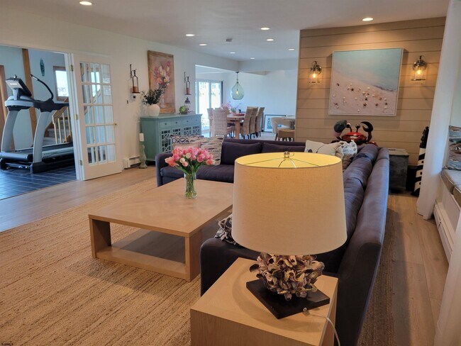 Building Photo - 8601 Fulton Ave