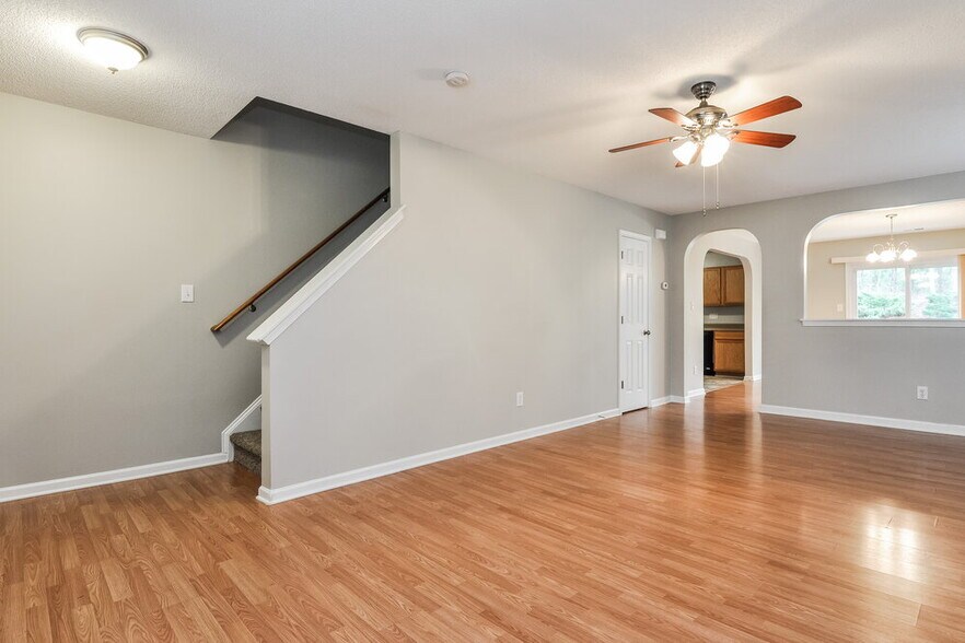 Building Photo - 62 Brookhaven Dr