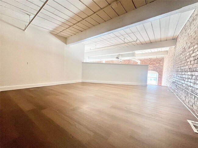 Building Photo - 161 Mangum St SW