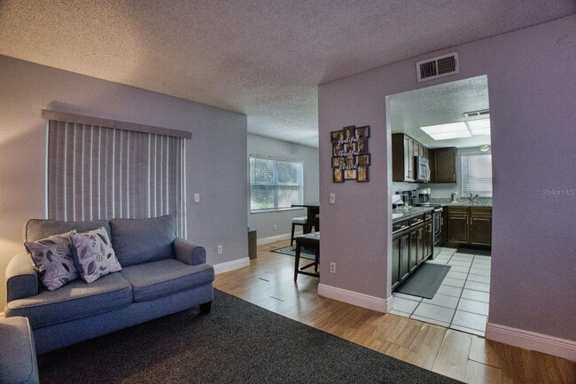 Building Photo - 9809 Turf Way