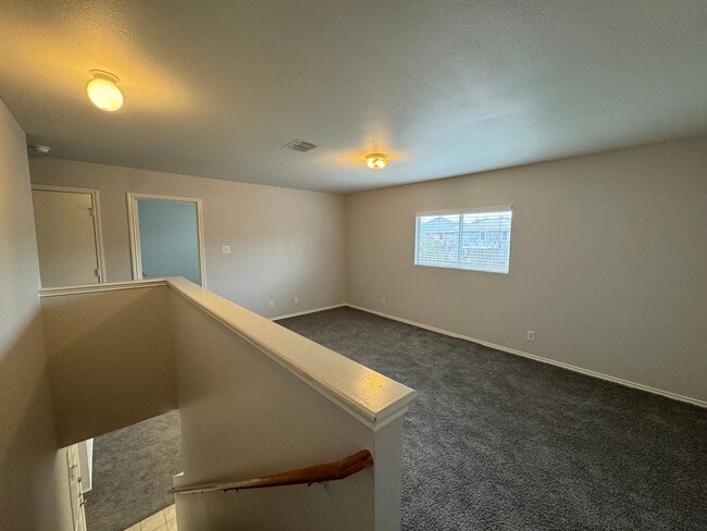 Building Photo - SPACIOUS 4 BR ON A CUL-DE-SAC W/ 2 LIVING ...