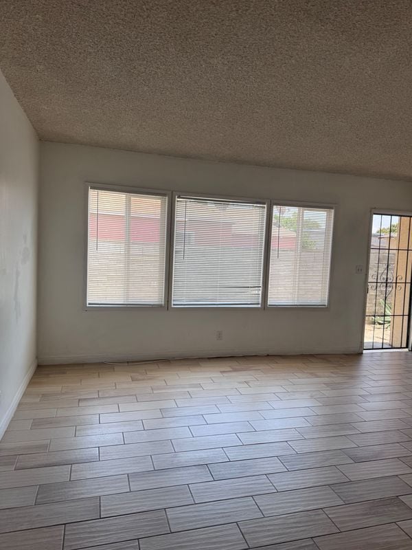 Building Photo - 2770 Glenwood Pl