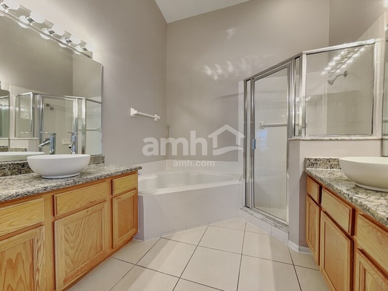 Building Photo - 503 Tree Shore Dr