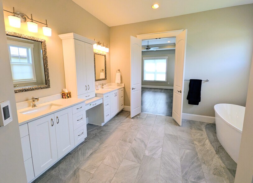 Building Photo - 6511 Crooked Stick Dr