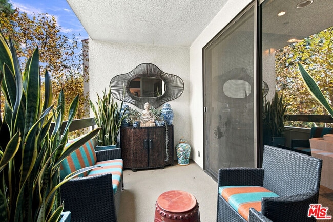Building Photo - 2132 Century Park Ln