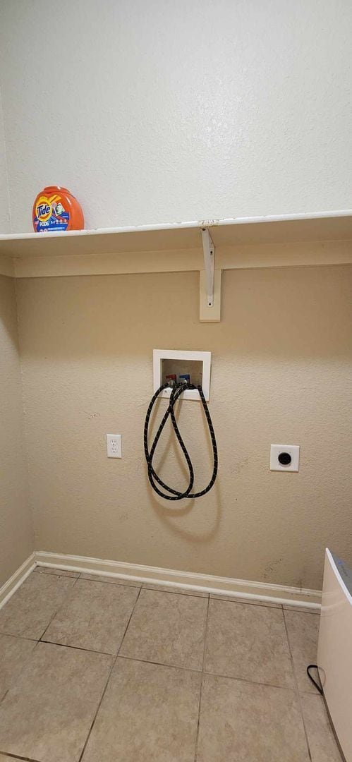 Building Photo - Spacious Town House for Rent