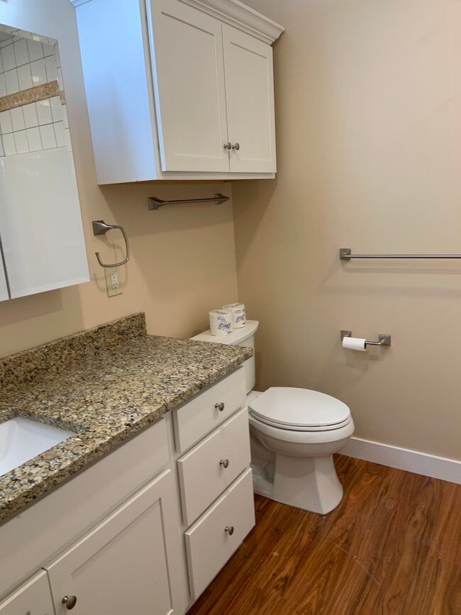 Building Photo - 110 Ashburnham St