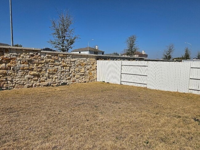 Building Photo - 162 Hayloft Ln