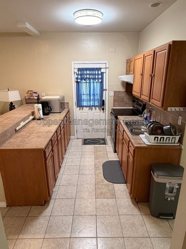 Building Photo - 6239 Waldo Dr
