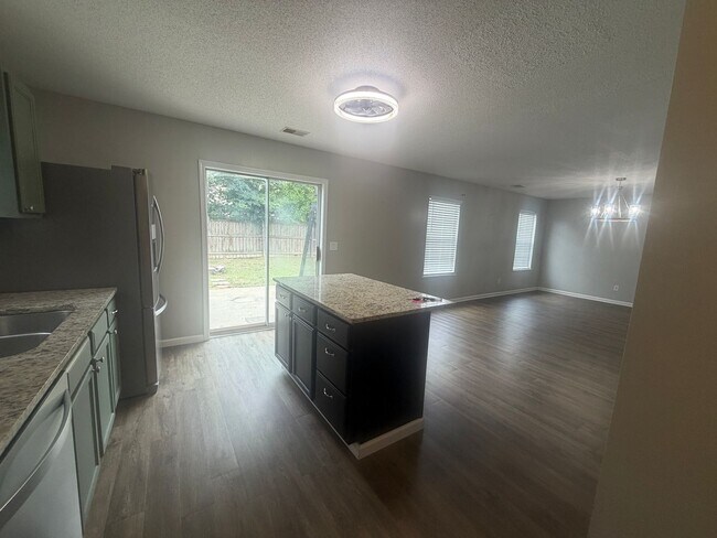 Building Photo - 1755 Polaris Dr