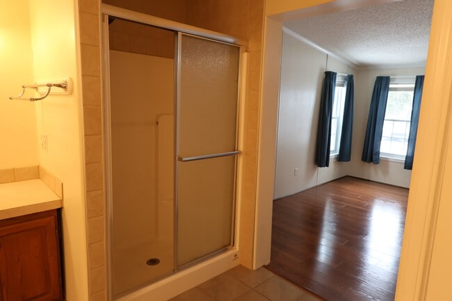 Building Photo - 922 Moss Oak Ct