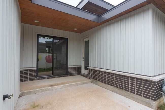 Building Photo - 420 Starlight Vlg Lp