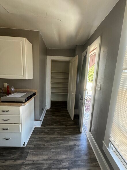 Entry / Kitchen Pantry - 2236 Central Ave